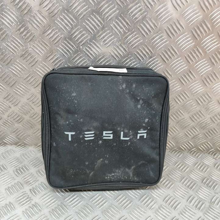 112125400G Tesla Model Y Elektromobilio įkrovimo laidas