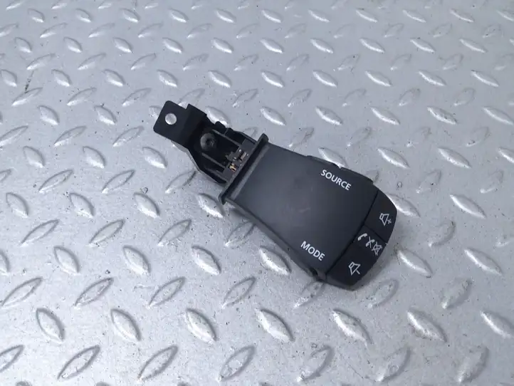 Dacia Sandero (2016 - )  255522187R Включатель регулировки звука