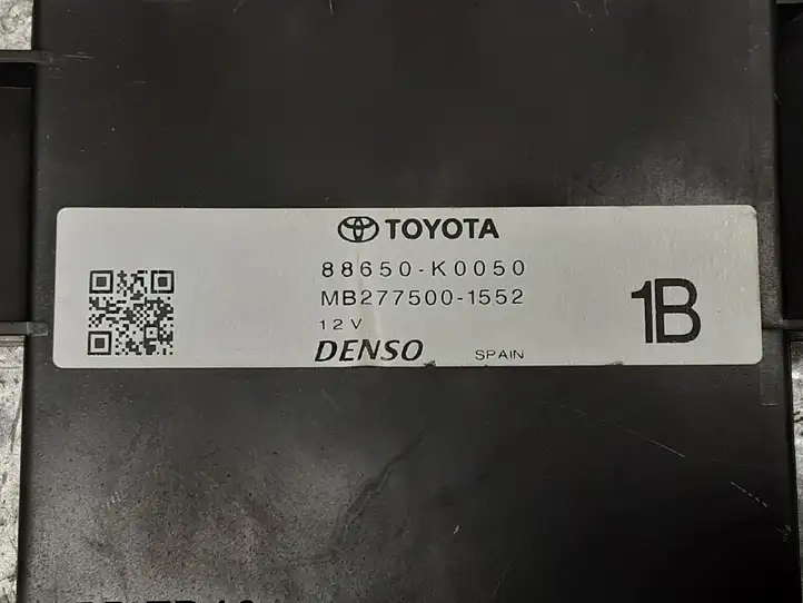 Toyota Yaris XP210 (2020 - ) 88650K0050 Блок управления кондиционером — фото 4