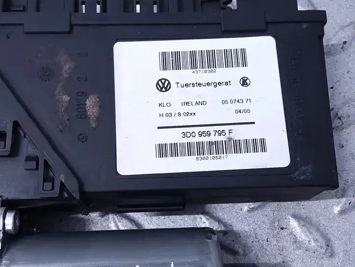 Volkswagen Touareg I (2002 - 2010) 3D0959795F Стеклоподъемник задней двери — фото 2