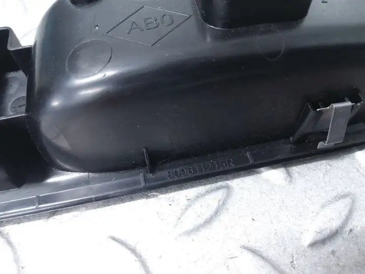 Dacia Sandero III (2016 - ) 809611215R Накладка кнопки стеклоподъемника — фото 5