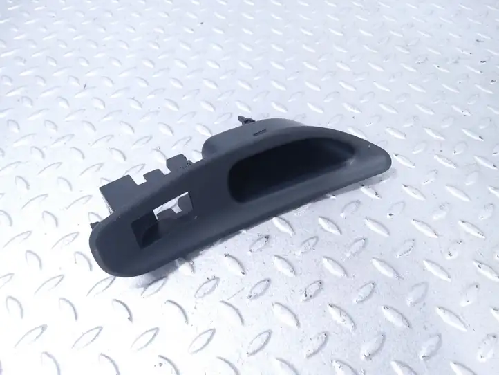Toyota Yaris XP210 (2020 - ) 74272K0090 Накладка кнопки стеклоподъемника — фото 1