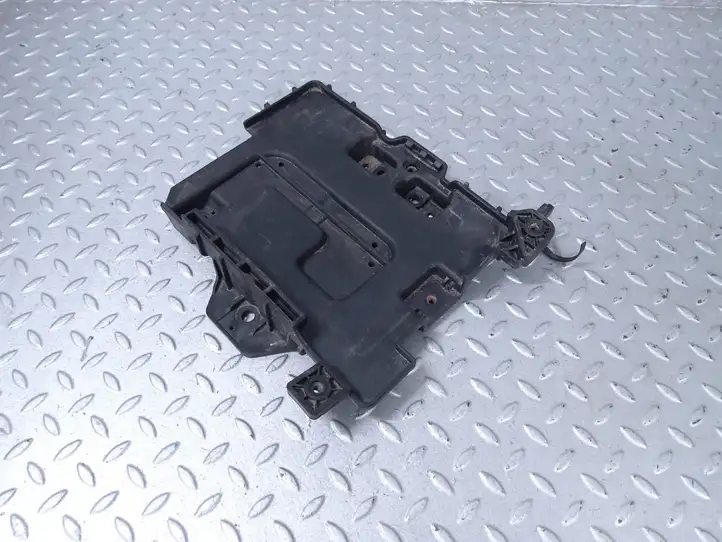 Kia Ceed (2015 - 2018) 37150A2000 Площадка аккумулятора — фото 1