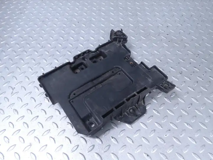 Kia Ceed (2015 - 2018) 37150A2000 Площадка аккумулятора — фото 4