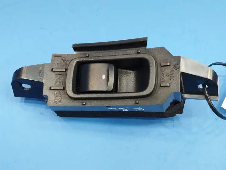 Subaru Legacy (2003 - 2009) 94263AG050 Кнопка стеклоподъемников — фото 8