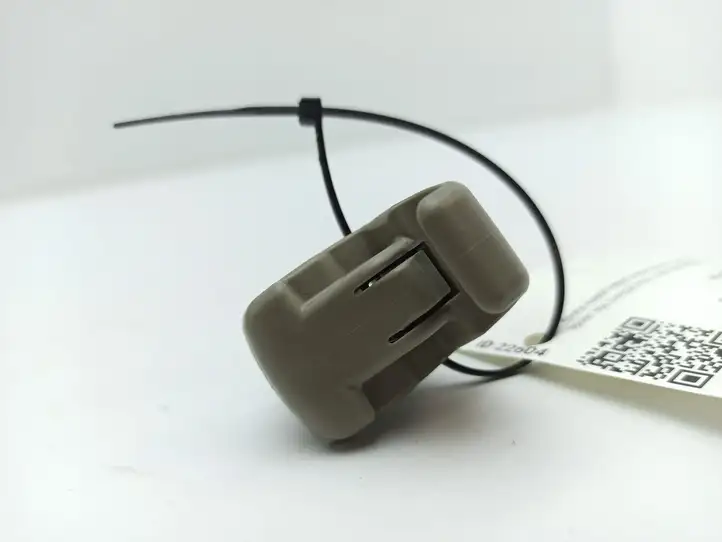 Subaru Legacy (2003 - 2009) Крепление солнцезащитного козырька — фото 2