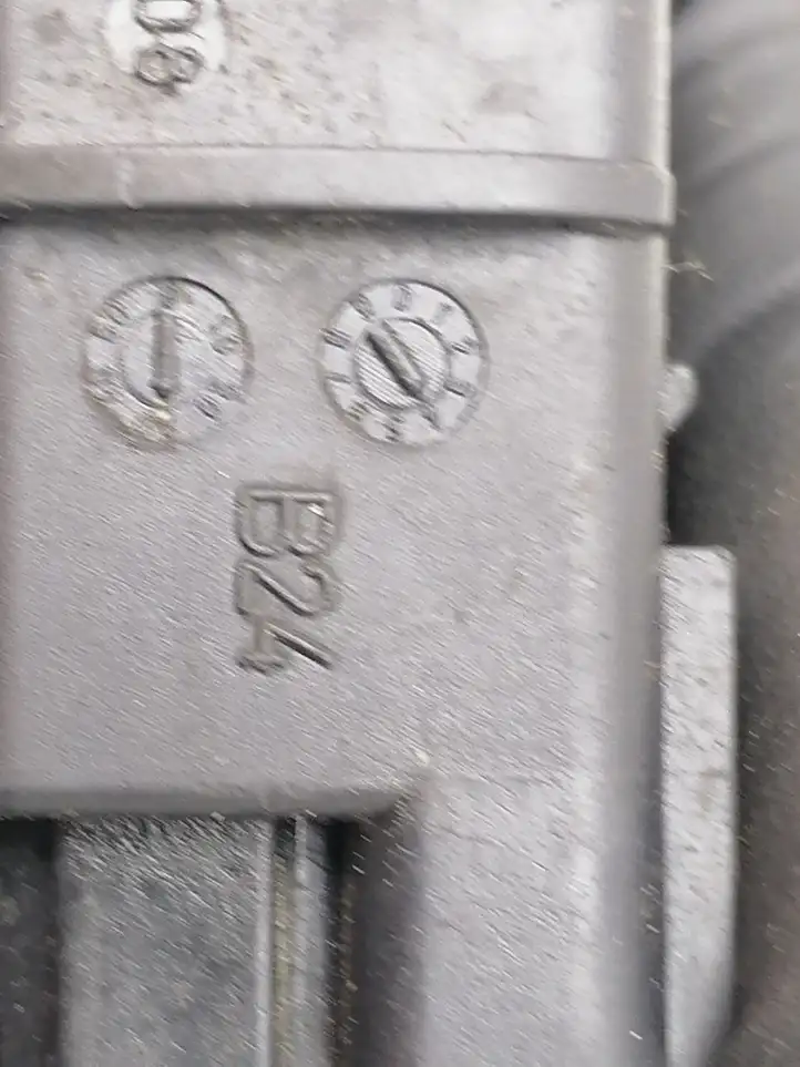 Peugeot 407 (2004 - 2011)  9664902880 Узел подключения плюсовых проводов