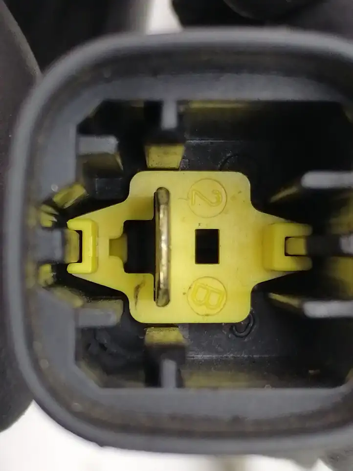 Peugeot 407 (2004 - 2011)  9664902880 Узел подключения плюсовых проводов