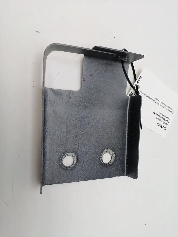 Jaguar F-Pace (2016 - )  HK8316A142AB Держатель крыла