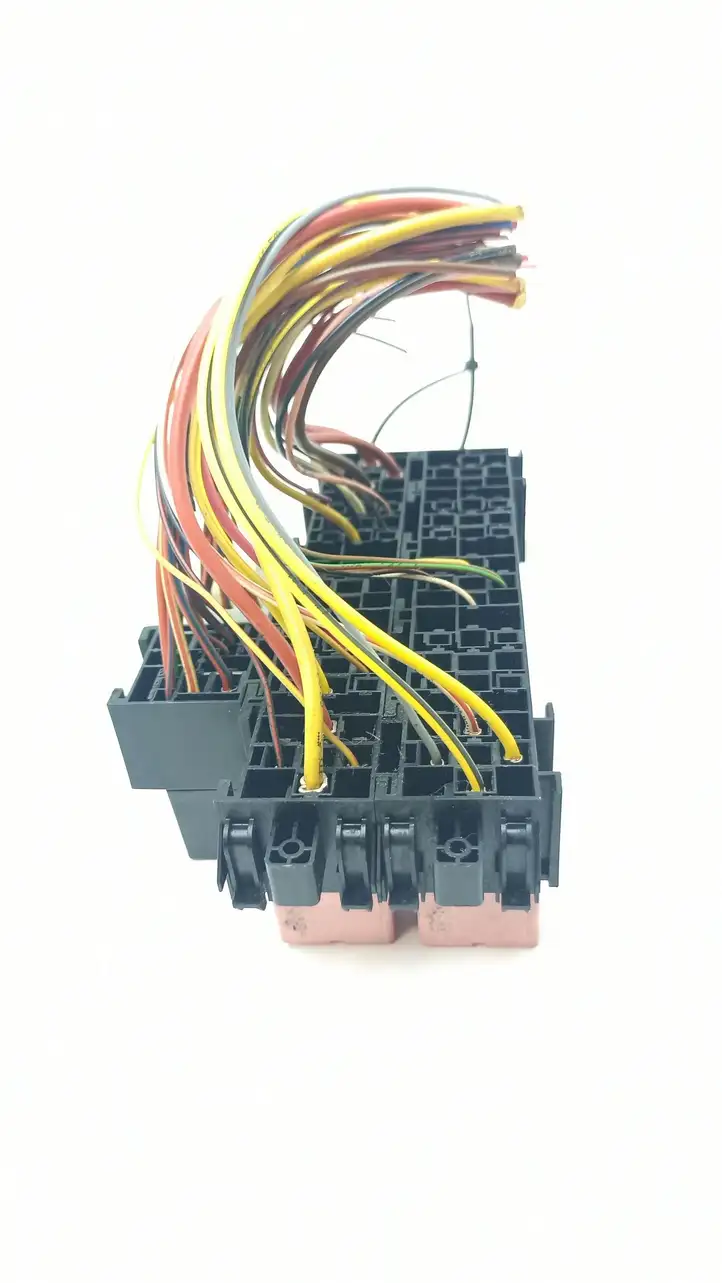Nissan Primastar (2001 - 2014) 7703297572 Блок монтирования реле — фото 6