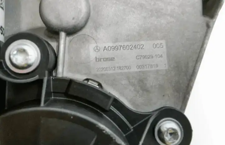 Mercedes-Benz EQC (2018 - ) A0997602402 Доводчик крышки багажника — фото 2