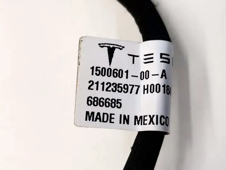 Tesla Model Y (2019 - 2024) 1500601-00-A Амортизатор крышки багажника — фото 2