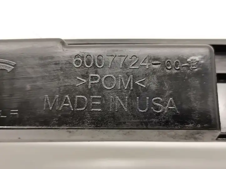 Tesla Model S (2016 - 2021) 6007724-00-E Кронштейн заднего бампера — фото 2