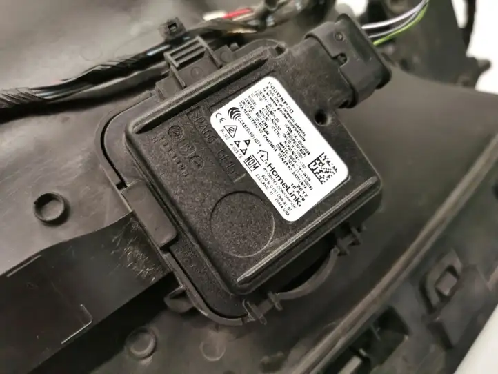 Tesla Model X (2015 - 2021) 1050223-00-D Дефлектор воздуха — фото 3