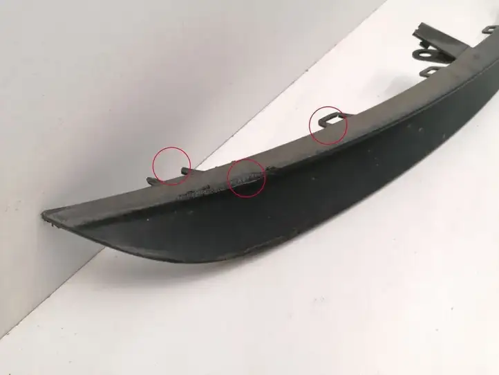 Tesla Model 3 (2017 - 2023) 1103035-00-D Нижняя часть переднего бампера — фото 3