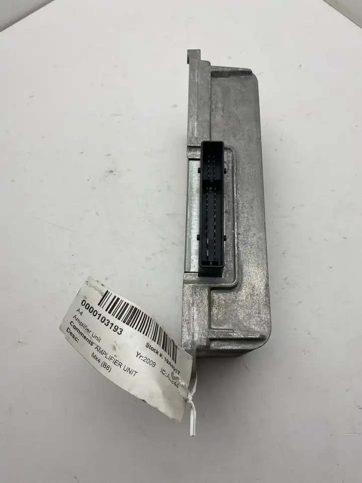 Audi A4 S4 B8 8K (2007 - 2011) 8T0035223 Усилитель звука — фото 3