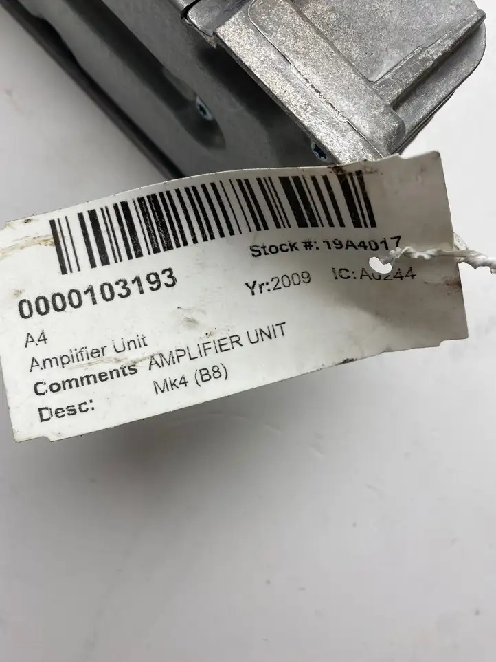 Audi A4 S4 B8 8K (2007 - 2011) 8T0035223 Усилитель звука — фото 4