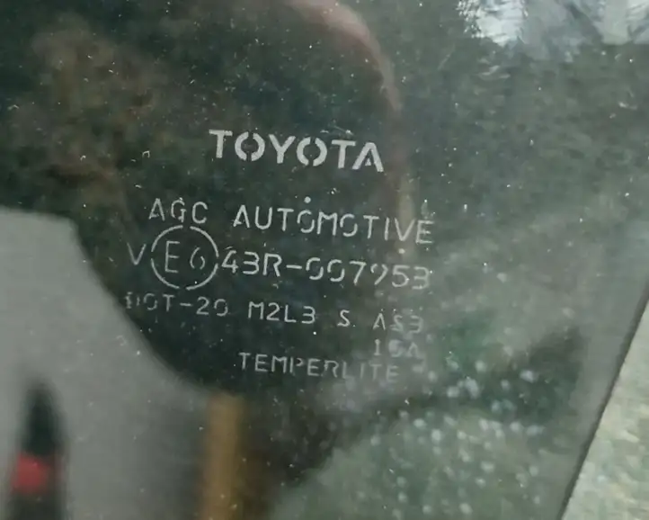 Toyota RAV 4 (XA40) (2012 - 2018) 43R007953 Стекло задней двери — фото 4