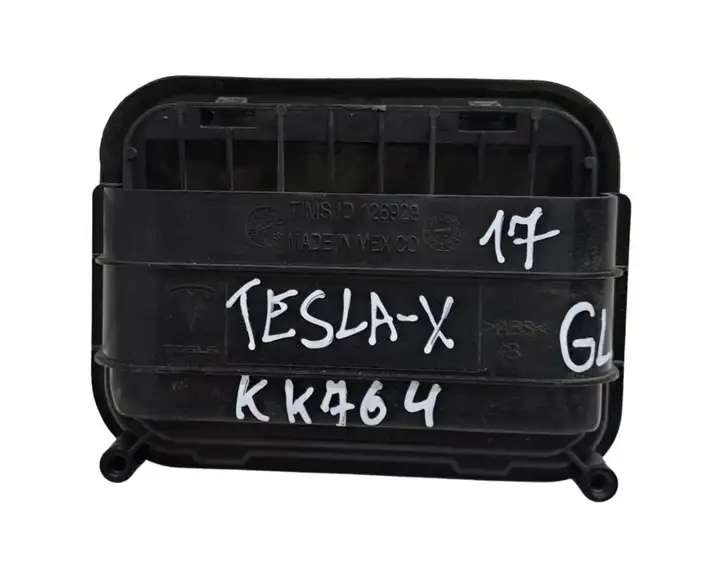 Tesla Model X (2015 - 2021) 106803400C Вентиляционная решетка кузова — фото 2