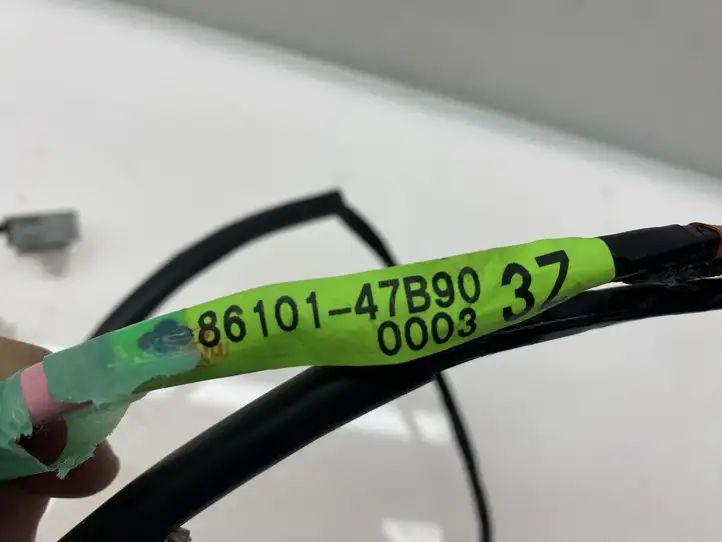 Toyota Prius+ (ZVW40) (2011 - 2018) 861147B90 Прочая электропроводка — фото 2