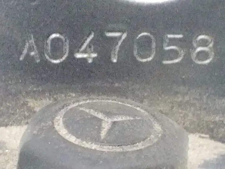 Mercedes-Benz C W204 (2007 - 2014) A047058 Нижняя петля задней двери — фото 3