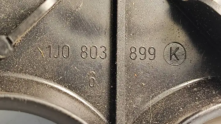 Volkswagen New Beetle (1997 - 2005) 1J0803899K Болт крепления запасного колеса — фото 3
