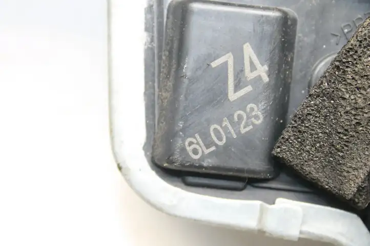 Toyota Corolla Verso E121 (2004 - 2007) Замок задней двери — фото 4