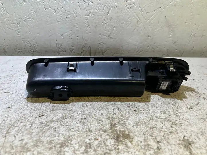 Mini Cooper Countryman R60 (2010 - 2016) 9294884 Блок кнопок стеклоподъемников — фото 2