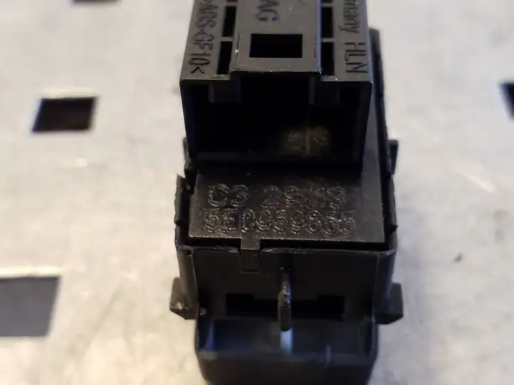 Skoda Octavia Mk3 (5E) (2013 - 2019) 5E0959855 Кнопка стеклоподъемников — фото 2