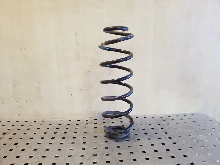 Skoda Octavia Mk3 (5E) (2013 - 2019)  5Q0511121 Пружина