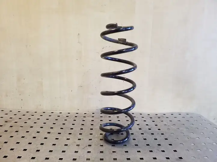 Skoda Octavia Mk3 (5E) (2013 - 2019)  5Q0511121 Пружина