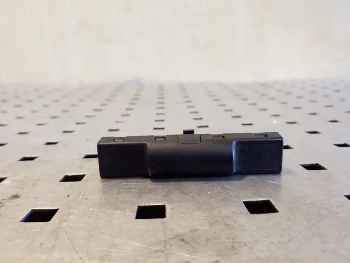 Volkswagen Tiguan (2007 - 2011)  5N0035570 Фильтр антенны