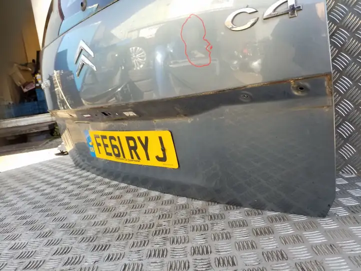 Citroen C4 Picasso (2006 - 2013)   Задняя крышка (багажника)