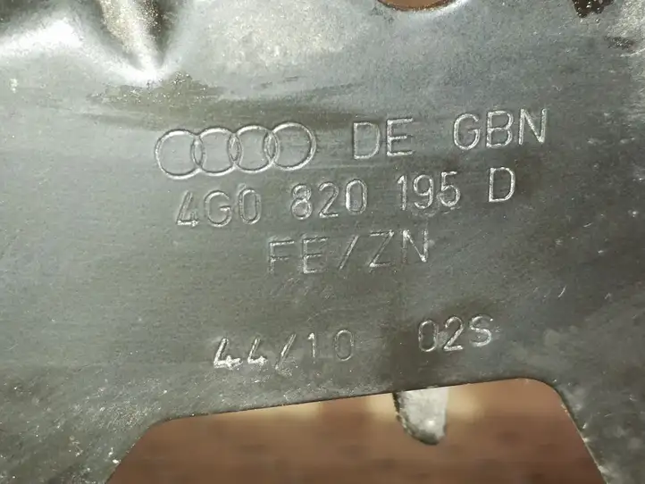 Audi A6 C7 (2011 - 2014) 4G0820195D Прочие детали моторного отсека — фото 2