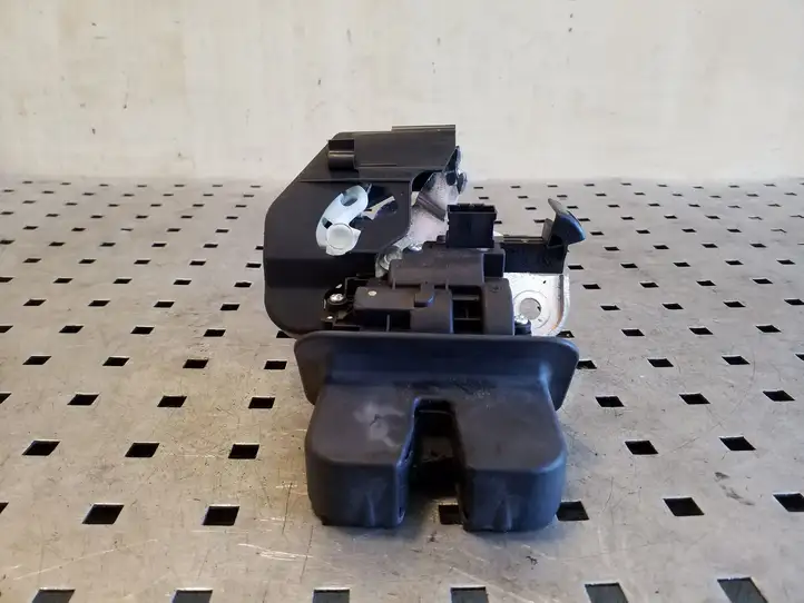 Audi A6 (2011 - 2014)  4H0827505 Замок задней крышки