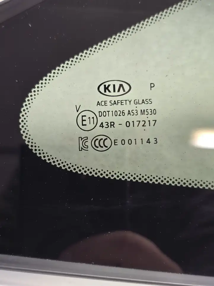 Kia Sorento IV (2020 - ) 43R017217 Заднее боковое стекло — фото 4