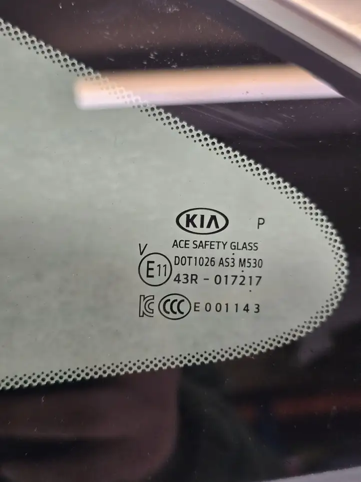 Kia Sorento IV (2020 - ) 43R017217 Заднее боковое стекло — фото 2