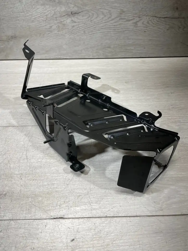 BMW X6 E71 (2008 - 2014) 9112580 Кронштейн усилителя звука — фото 3