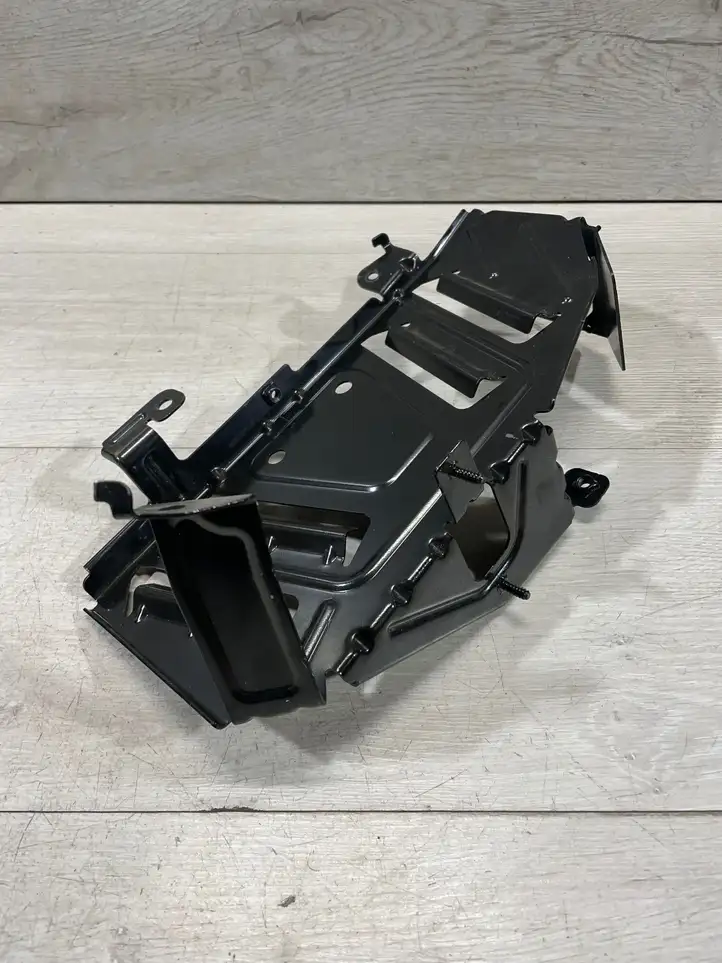 BMW X6 E71 (2008 - 2014) 9112580 Кронштейн усилителя звука — фото 4