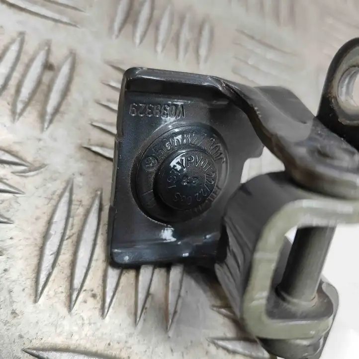 Volkswagen Golf VIII (2019 - ) 5G6827301 Петли крышки багажника — фото 6