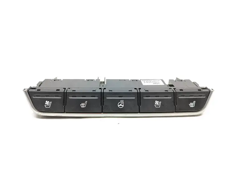 Kia Sorento (2017 - 2020) 93300C5040WK Включатель обогрева — фото 1