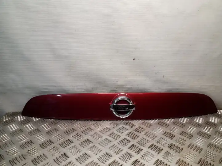 Nissan Juke I F15 (2010 - 2018) 908681KA6A Подсветка номера — фото 1