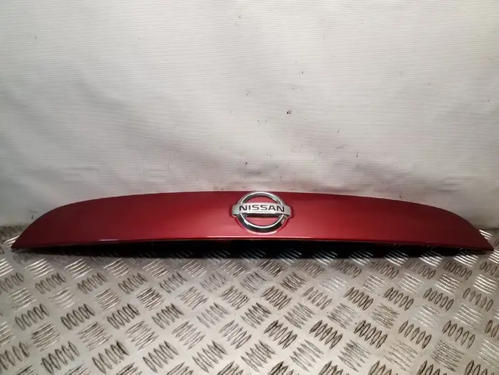 Nissan Juke I F15 (2010 - 2018) 908681KA6A Подсветка номера — фото 2