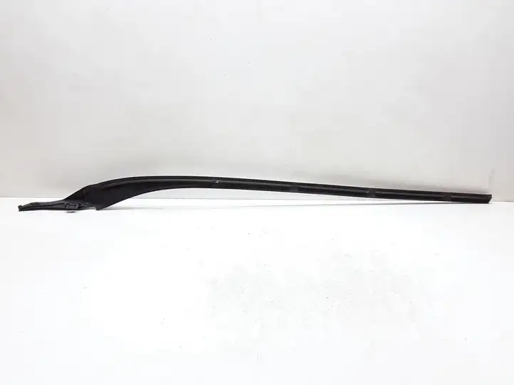 Volvo S60 (2010 - 2013) 31335864 Накладка стоек лобового стекла — фото 2