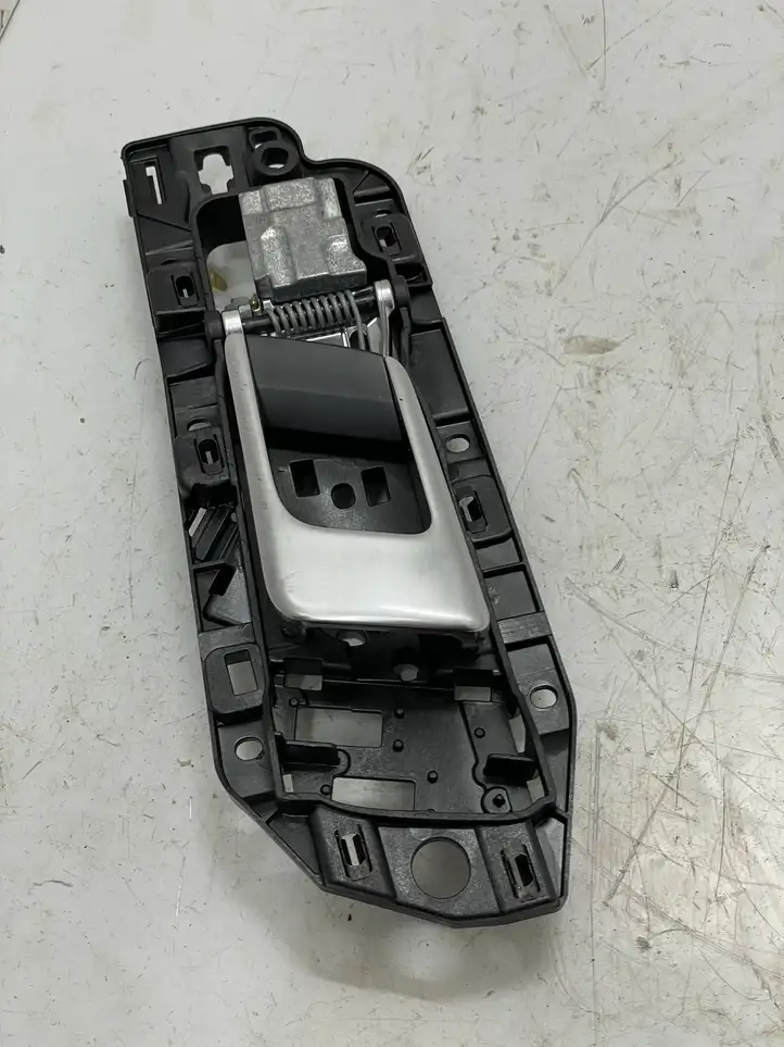 Porsche Cayenne (9Y0 9Y3) (2018 - ) 9Y0837019A Внутренняя ручка задней двери — фото 2