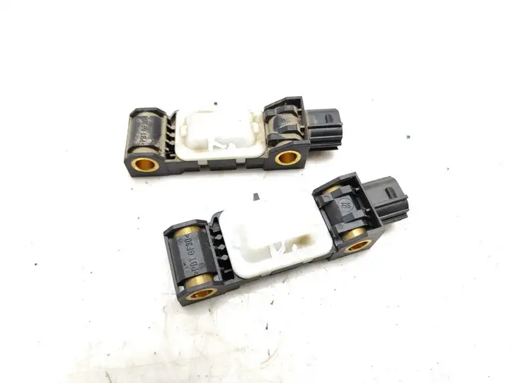 Nissan (2000 - 2006) 98830AY000 Датчик удара SRS — фото 3