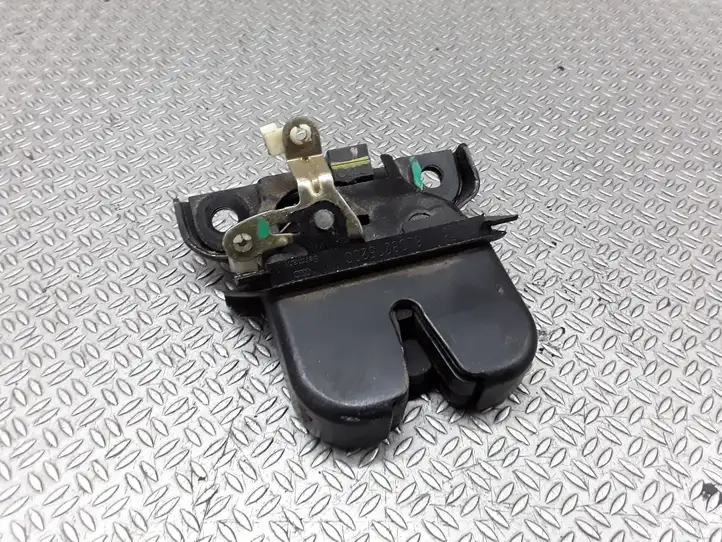Audi A3/S3 8L (2000 - 2003) 8L0827520C Замок крышки багажника — фото 1