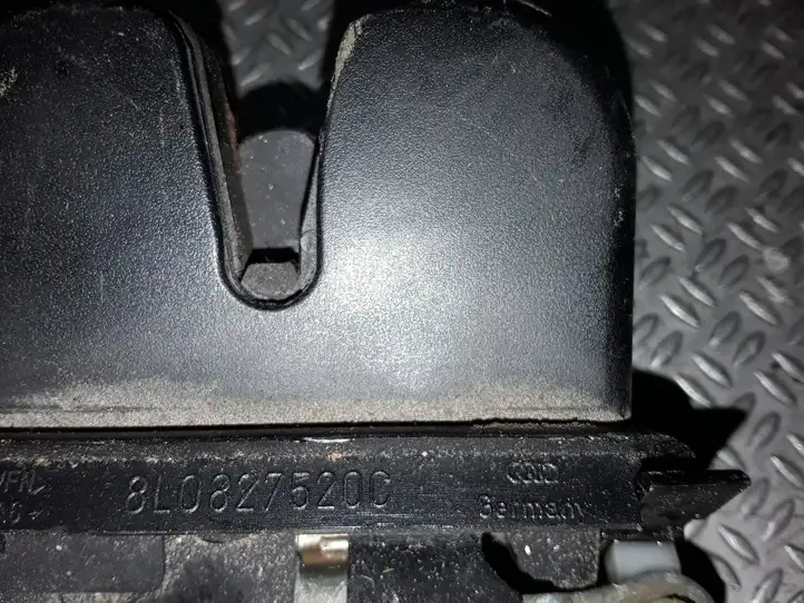 Audi A3/S3 8L (2000 - 2003) 8L0827520C Замок крышки багажника — фото 4