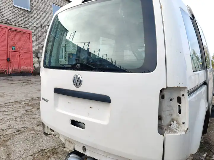 Volkswagen Caddy (2010 - 2015) Крышка багажника — фото 3