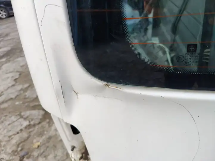 Volkswagen Caddy (2010 - 2015) Крышка багажника — фото 4